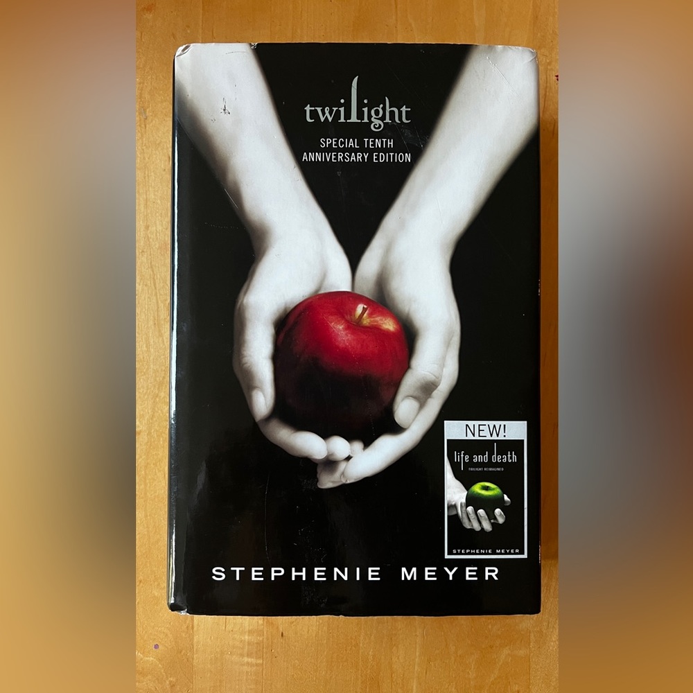 Twilight Special Tenth Anniversary - Hardback